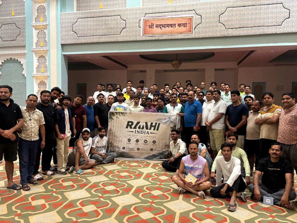 Large RAAHI travel group with the RAAHI India banner